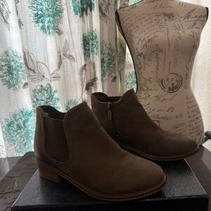 Blondo waterproof boots size 7.5